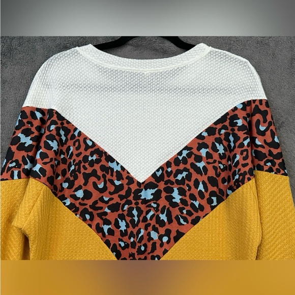 Sweater Top Shirt Woman’s Size M Yellow White Long Sleeve Knit Soft Boho Fall - Picture 10 of 11